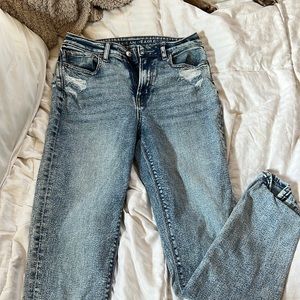American Eagle Mom Jeans. Size: 2. length: long